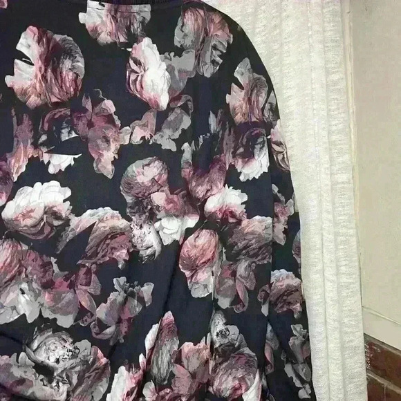 Victoria’s Secret Victoria Sport Floral Design Size Medium - Picture 12 of 15